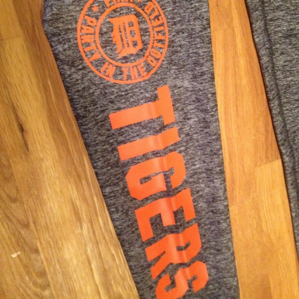 Pink Detroit Tigers Ultimate Leggings Medium